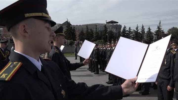 Курсанты первого курса академии МВД принесли присягу на верность Республики Беларусь.