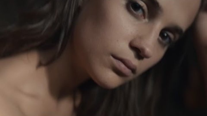 Тюльпанная лихорадка (2017) — русский трейлер Тюльпанная лихорадка (2017) — русский трейлер