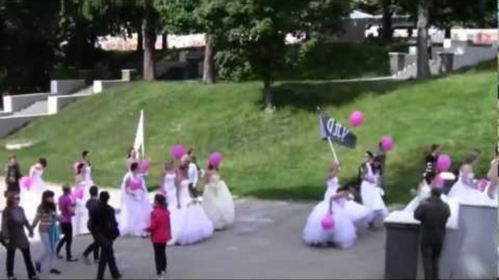 Сбежавшие невесты 2012-парк