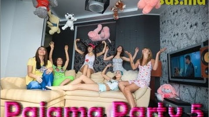 Веселая студенческая оргия чешских приятелей Веселая студенческая оргия чешских приятелей