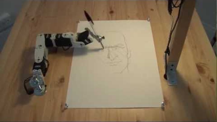 Робот Пол рисует Патрика