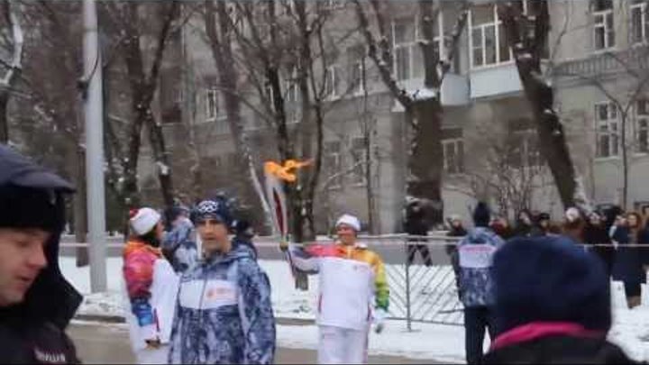 Олимпийский огонь снова погас. Ставрополь 24 января 2014. Улица Мира