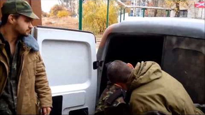 Батальон Витязь привез гуманитарную помощь в школы Суходольска ЛНР