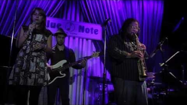 Jesse Fischer ft. Lauren Desberg & Dayna Stephens - Creepin' (Stevie Wonder cover) Jesse Fischer ft. Lauren Desberg & Dayna Stephens - Creepin' (Stevie Wonder cover)