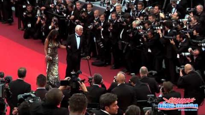 Belmondo à Cannes: Enorme émotion sur les marches
