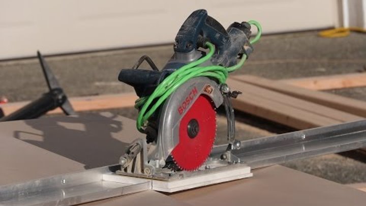 DIY. Homemade saw guide rail. How to cut plywood. Направляющая шина для пилы