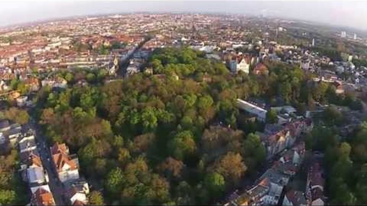 Über den Dächern von Halle (Saale) gefilmt mit einer DJI Phantom 2 Vision Plus