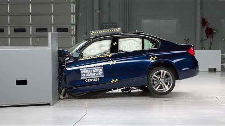 2016 BMW 3 series small overlap IIHS crash test 2016 BMW 3 series small overlap IIHS crash test