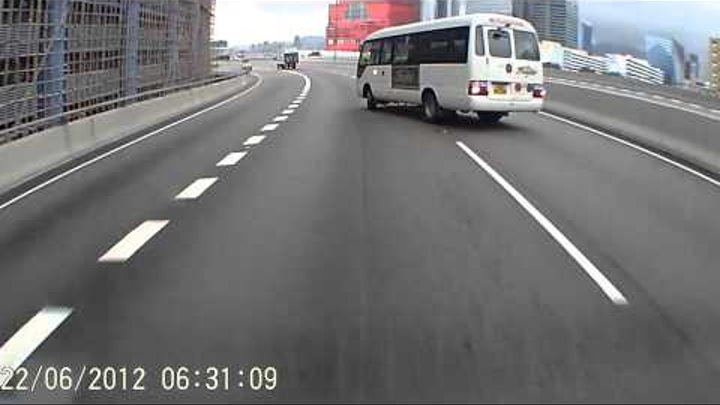 Bus Drift !! มินิบัสดริฟท์..บนทางด่วน Bus Drift !! มินิบัสดริฟท์..บนทางด่วน