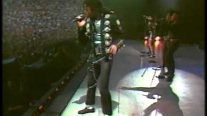 Michael Jackson - Wanna Be Startin' Somethin' - Live in BAD Tour