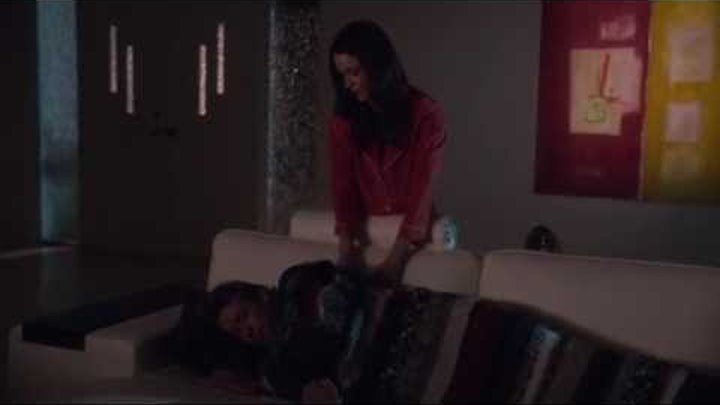 The Mentalist 6x16-Lisbon covers up Jane with a blanket The Mentalist 6x16-Lisbon covers up Jane with a blanket