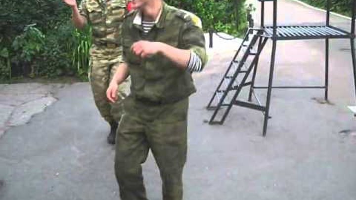 Русская армия прикол караси танцуют / Russian army fun spirit dance