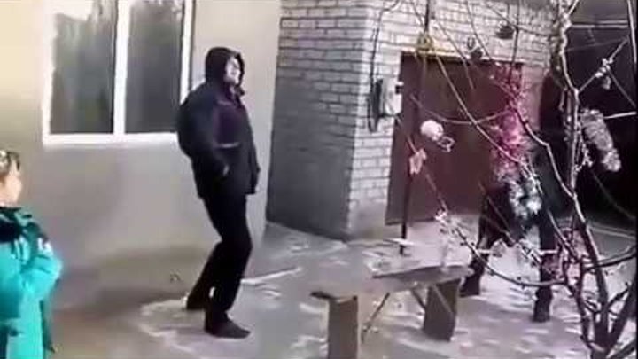 Убило салютом...нах.... смотреть онлайн Убило салютом...нах....