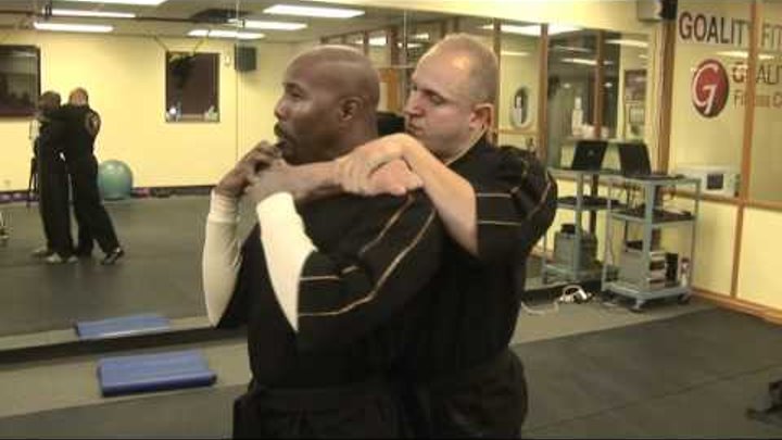 How to get out of a Choke Hold ! Street fighting
