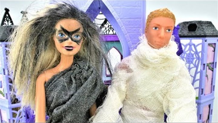 Хэллоуин. Куклы Барби и Кен в костюмах! Сладость или гадость