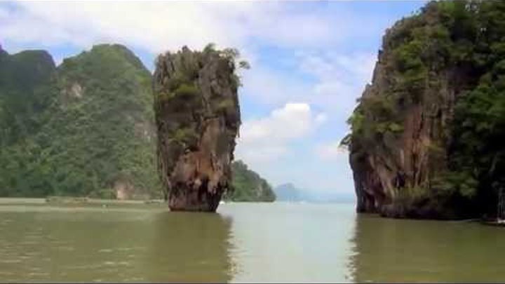 Тайланд .Пхукет , остров Джеймс Бонд ,знаменитая скала на острове .Phuket Thailand , James Bond