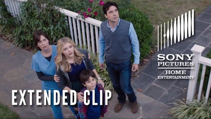 The 5th Wave: Extended 10 Minute Clip! The 5th Wave: Extended 10 Minute Clip!
