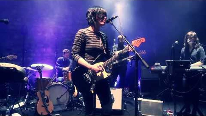 Sharon Van Etten - Tarifa (Live at Cafe De La Danse in Paris) Sharon Van Etten - Tarifa (Live at Cafe De La Danse in Paris)