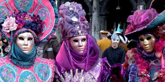 Бал маскарад фон. Карнавал в венеции. Карнавал живопись. Маскарад план. Костюмированная дискотека.